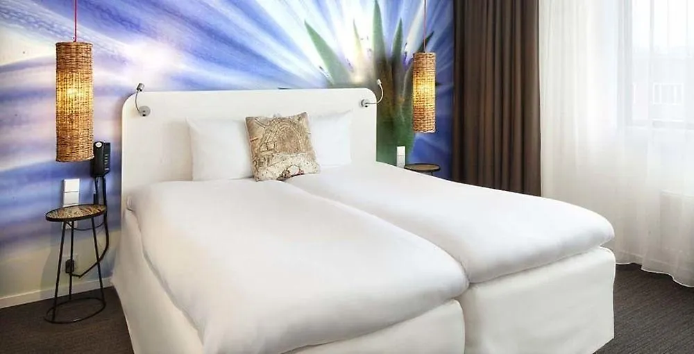 Conscious Hotel Vondelpark Амстердам 3*,